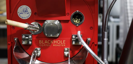 スペシャルティー コーヒー豆専門の自家焙煎店 Blackhole Coffee Roasterの焙煎機